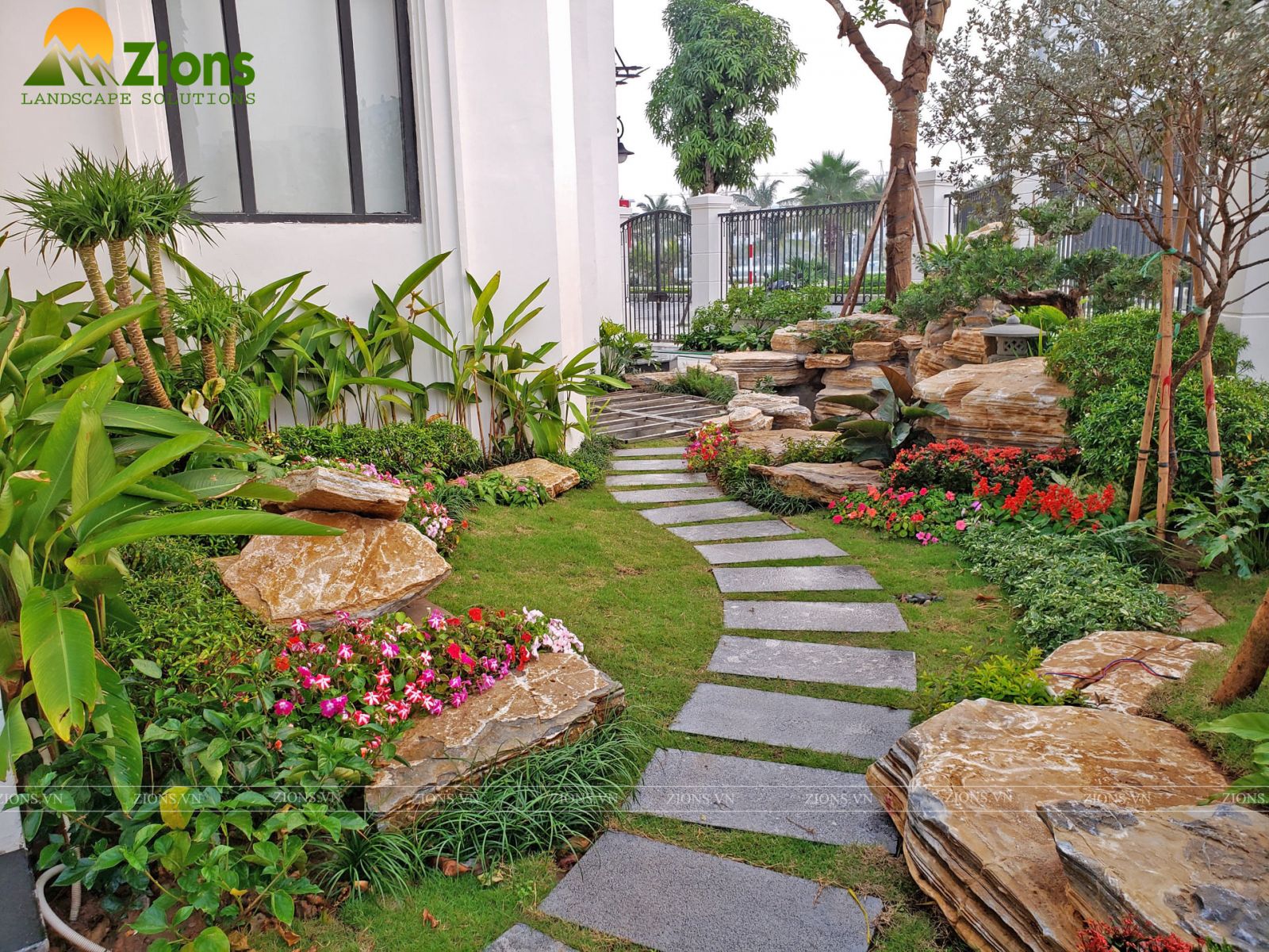 Thi công cảnh quan sân vườn vinhomes